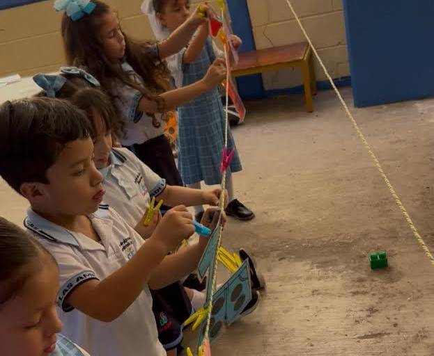 Juegan y aprenden alumnos de Cadi Las Américas en la Feria de las Matemáticas