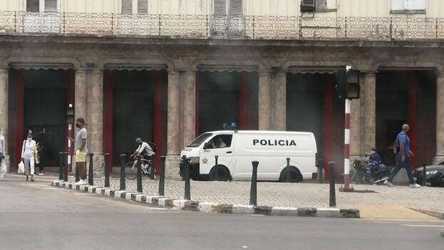 Operativo de vigilancia de las fuerzas de seguridad en Cuba.