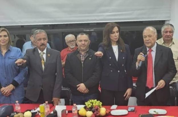 Jesús Estrada Ferreiro irá por el Senado con el Partido del Trabajo