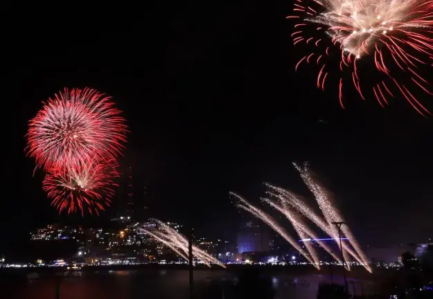 El Combate Naval es uno de los eventos más esperados en cada edición del Carnaval de Mazatlán.