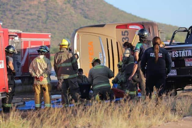 $!Volcadura de autobús deja al menos siete muertos en la Guaymas–Hermosillo