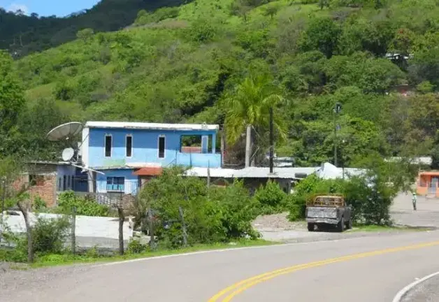 Niños como “Mario” y sus familias han tenido que dejar la sierra de Concordia para adaptarse a su nueva vida en Mazatlán tras huir de la violencia.