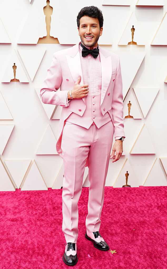 $!Desfilan celebridades por la alfombra roja de los Oscar 2022