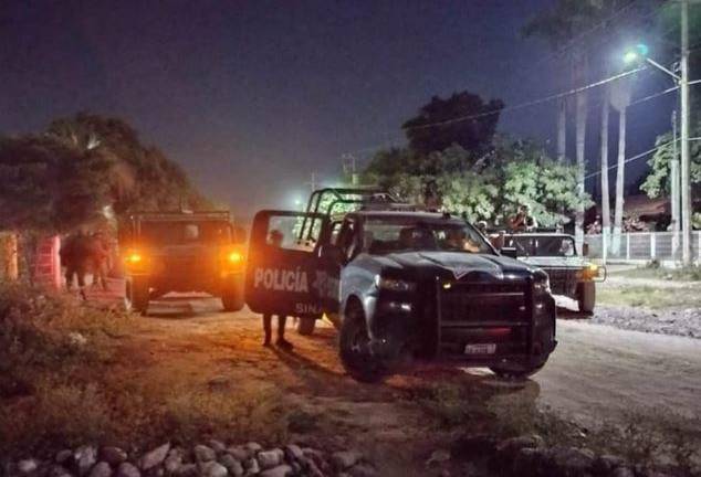 Policías Estatales y elementos de la Sedena continúan en recorridos de vigilancia en la sindicatura de Tepuche, Culiacán.