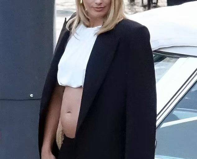 Margot Robbie presume su embarazo