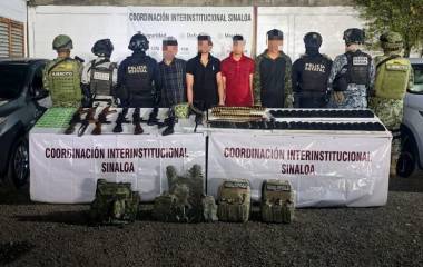 La SSPE difundió imágenes de los detenidos y del material asegurado tras el operativo realizado al norte de Culiacán.