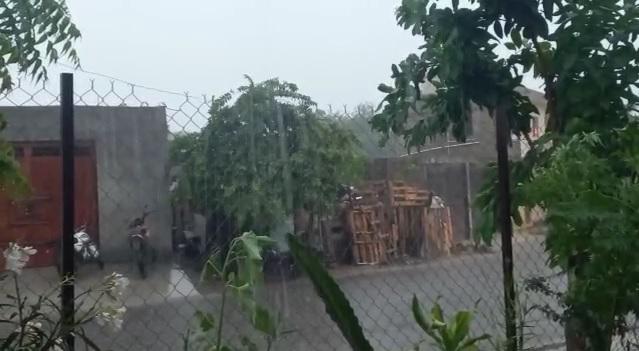 Cae intensa lluvia en Escuinapa, después de un clima de 40 grados en sensación térmica