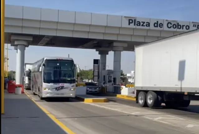 Productores de Sinaloa flexibilizaron sus bloqueos y dieron paso parcial en casetas tras cuatro días de paro.