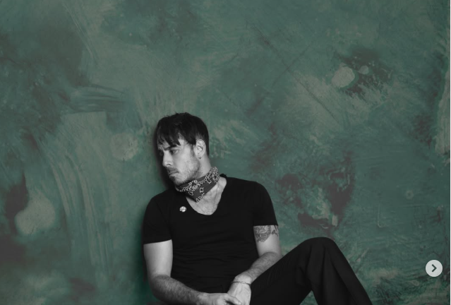 El cantante regiomontano José Madero inició su carrera con PXNDX, agrupación de rock que formó parte de una generación importante de la escena mexicana.