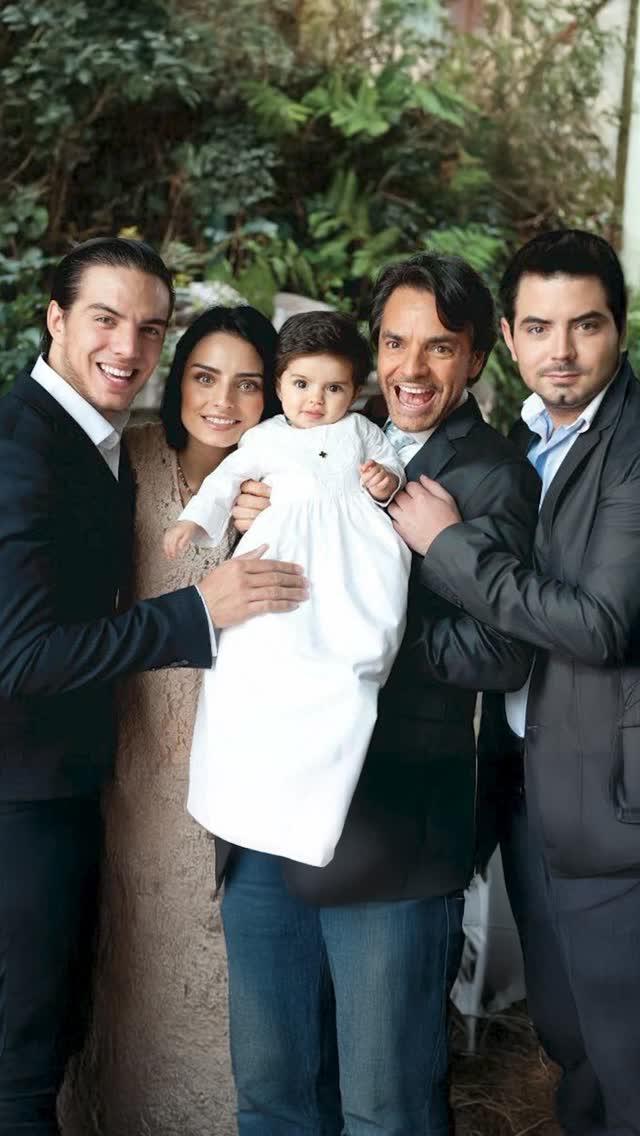 $!Eugenio Derbez con sus hijos.