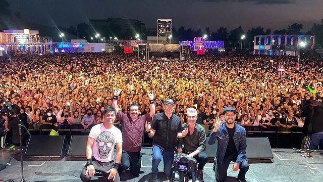 Prenden mexicanos el escenario del Vive Latino, tras dos años de ausencia