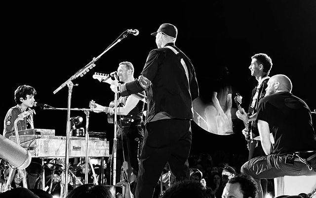 Huillo en el escenario con Coldplay