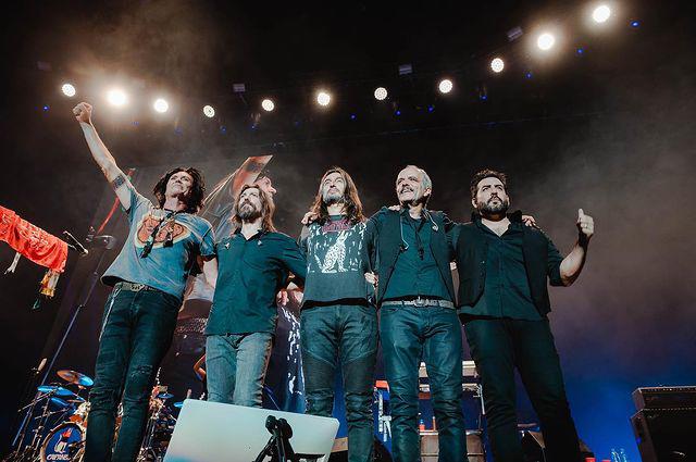 Caifanes alza la voz durante su concierto por periodistas asesinados