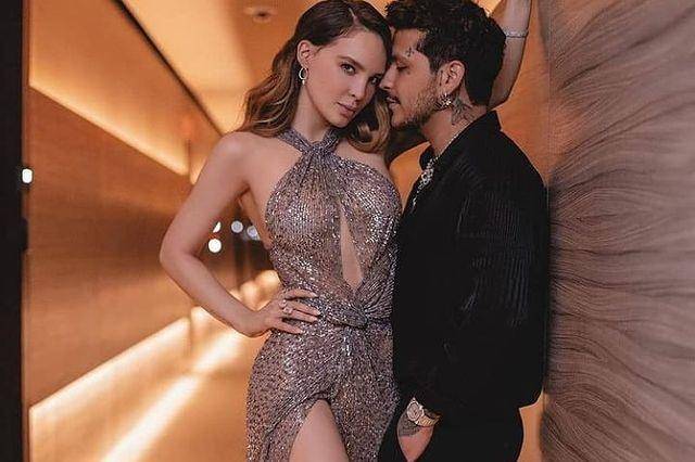 Christian Nodal envía emotivo mensaje en pleno concierto a Belinda