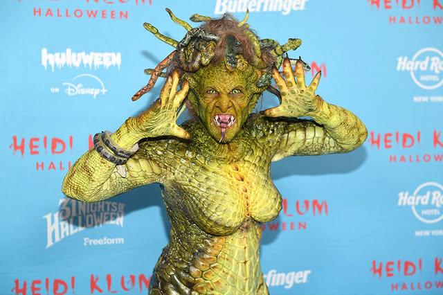 $!Sorprende Heidi Klum con su disfraz de Medusa