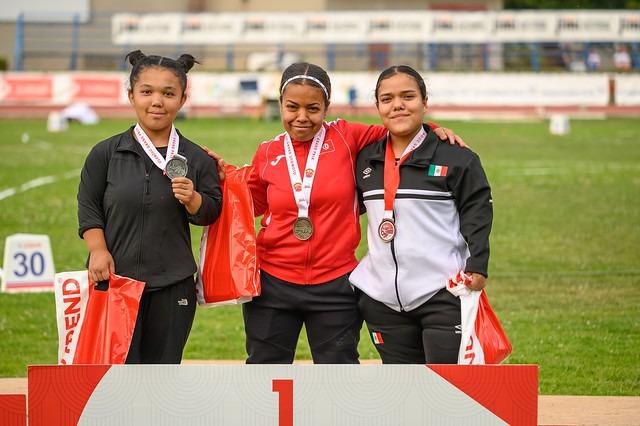 $!Pauleth Mejía y Norma Cázares brillan en República Checa con medallas de oro para Sinaloa