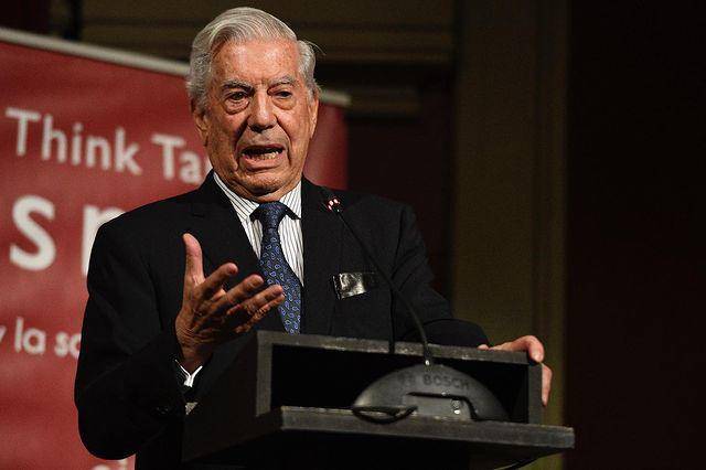 Mario Vargas Llosa entrará a la Academia Francesa en febrero de 2023