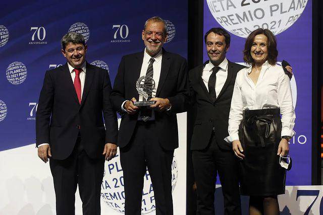 Los guionistas de televisión Agustín Martínez, Jorge Díaz y Antonio Mercero, en los Premios Planeta.