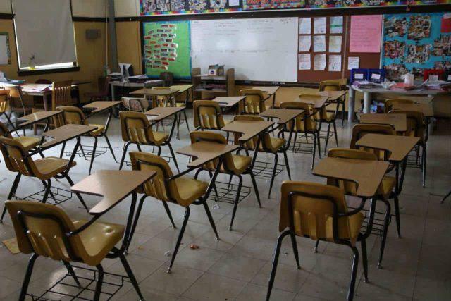 Presentan padres y madres de familia quejas contra SEPyC ante Derechos Humanos