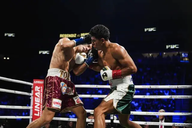 $!Jaime Munguía se corona campeón supermedio de la AMB en Las Vegas