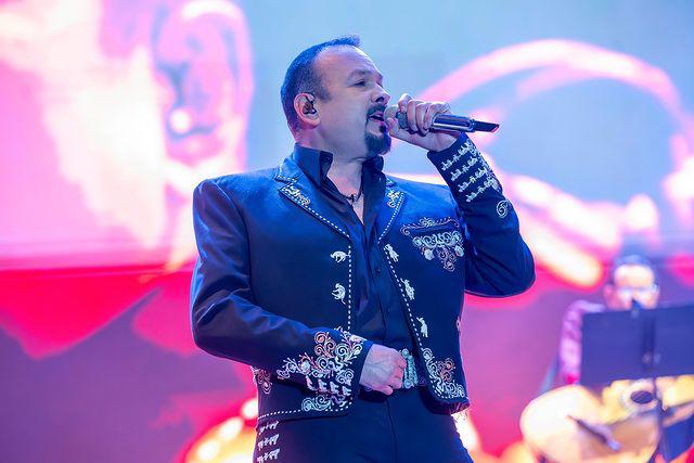 Pepe Aguilar asegura que ‘no paga’ para limpiar imagen de Ángela