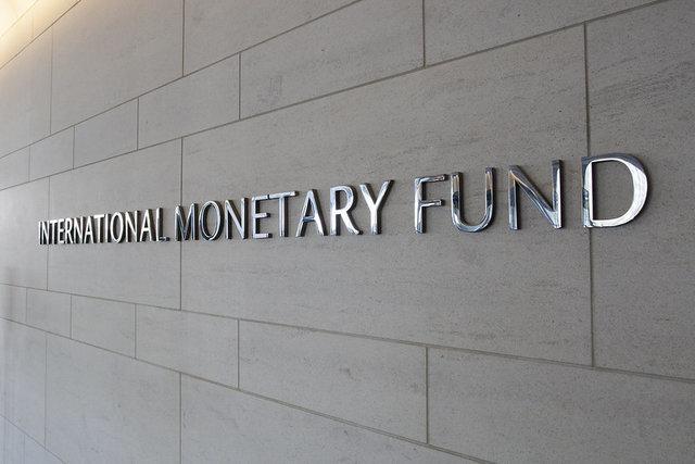 AMLO plantea usar 12 mil millones de dólares del FMI para pago de deuda