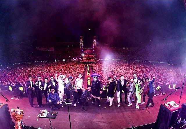 Prenden mexicanos el escenario del Vive Latino, tras dos años de ausencia