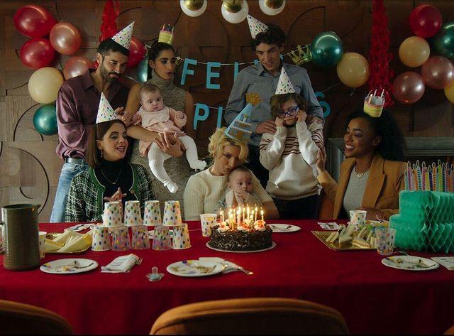 La serie ‘Sagrada familia’, del mexicano Manolo Caro, llega este viernes 14 a Netflix