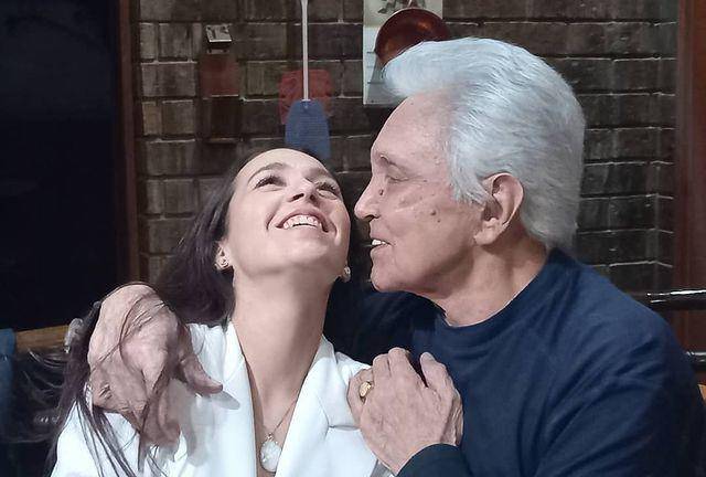 Alberto Vázquez se casa a sus 81 años y presume a su ahora esposa