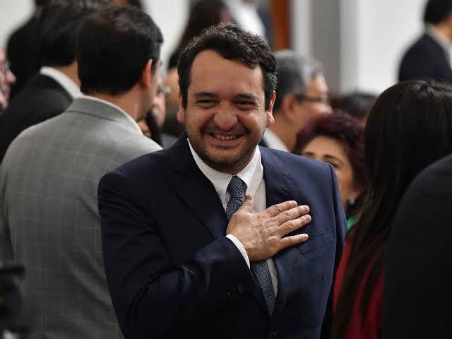 Sheinbaum llama a gobernantes a ‘vivir en la justa medianía’ entre las críticas a Andrés López Beltrán por viaje de lujo a Tokio