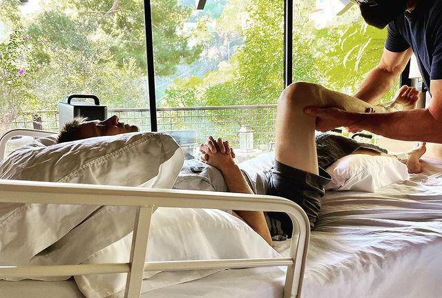 Jeremy Renner revela que se fracturó más de 30 huesos en su accidente