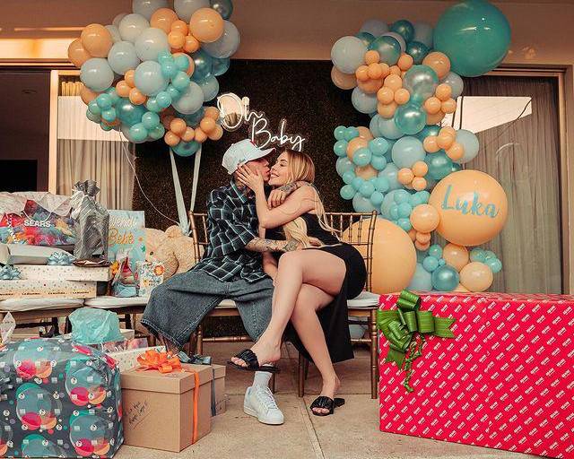 Santa Fe Klan y Maya Nazor serán papás por primera vez