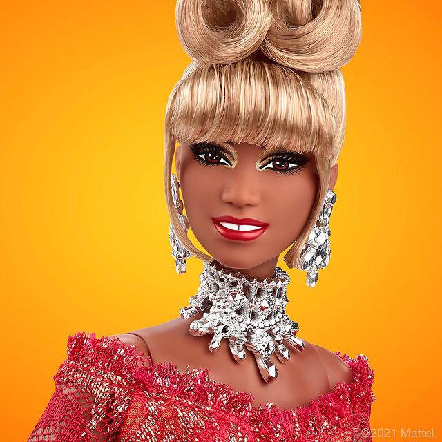 $!Brinda Barbie homenaje a Celia Cruz y Julia Álvarez