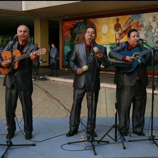 $!Ramón Camargo, izquierda, con sus compañeros.