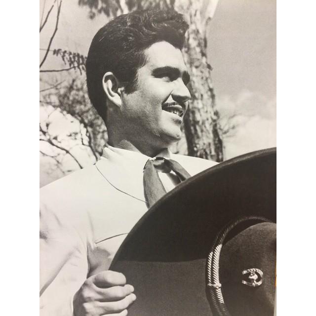 $!Consideran a Nodal como el nuevo Vicente Fernández