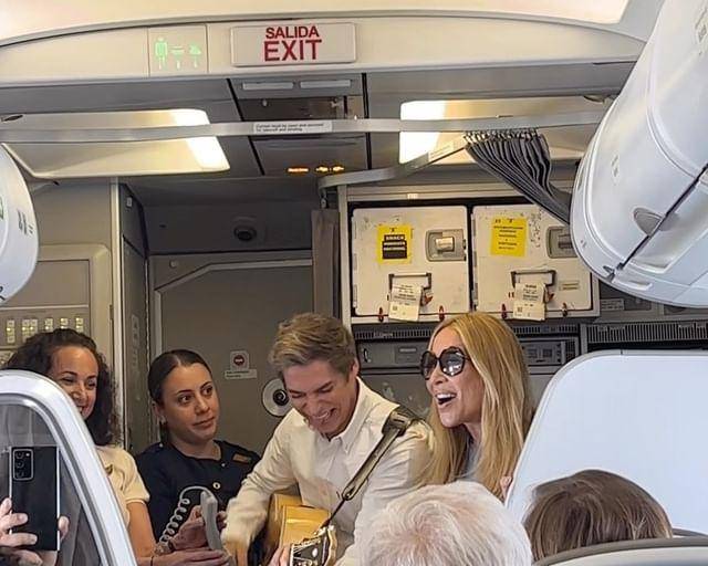Marta Sánchez y Carlos Baute cantan en vuelo tras turbulencia