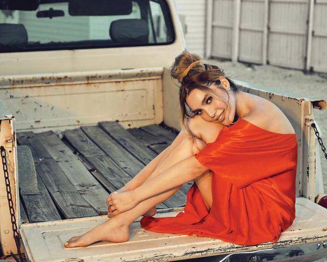 Sigue en pie demanda de Frida Sofía contra su abuelo, Enrique Guzmán