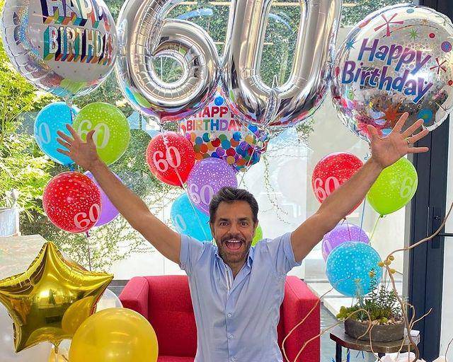 Eugenio Derbez celebra, lleno de proyectos y de su familia, sus 60 años