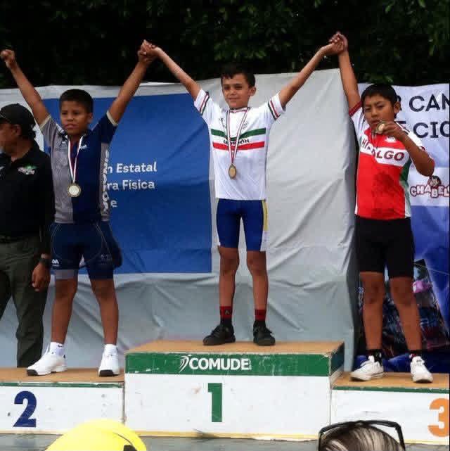 $!Isaac del Toro: ¿Quiénes son sus padres y cómo lo apoyaron a dedicarse al ciclismo?