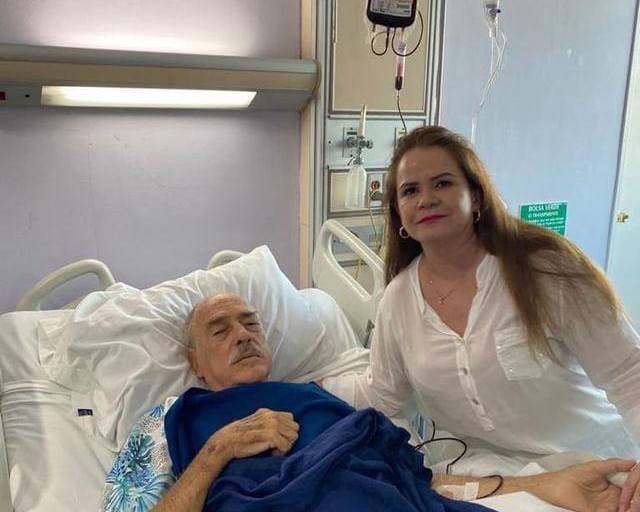 Andrés García fue hospitalizado de emergencia; recibe una transfusión de sangre