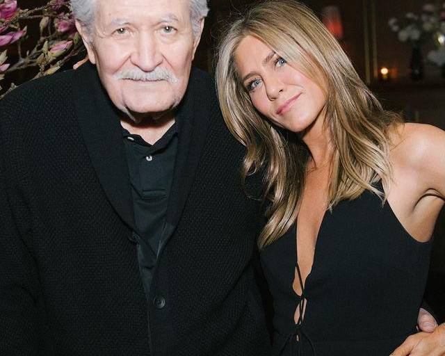 Muere papá de Jennifer Aniston y lo despide con emotivo mensaje