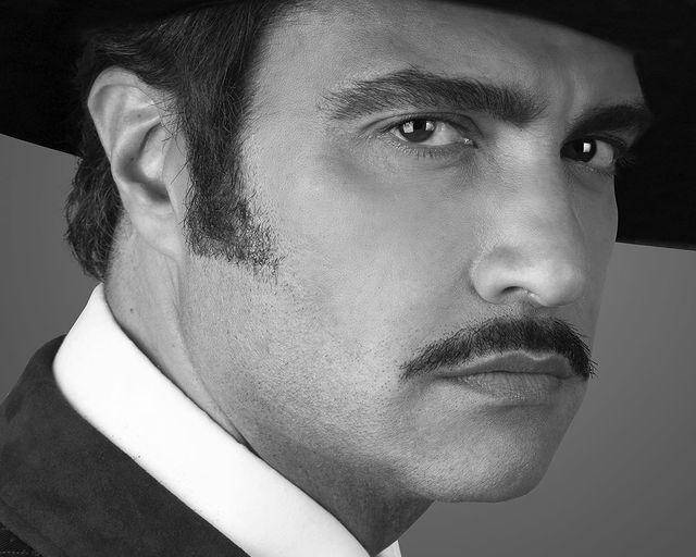 Así canta Jaime Camil ‘El Rey’ en su personaje de Vicente Fernández