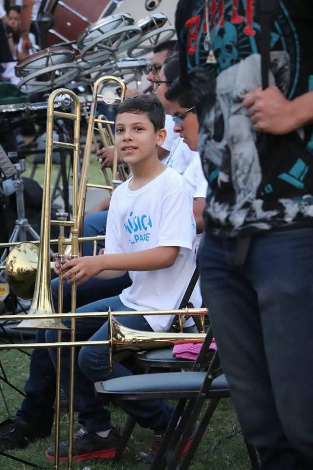 $!Jesús Carlos y su viaje de 12 años como alumno fundador de la Orquesta Sinfónica Infantil y Juvenil Raíces de Plata de El Rosario