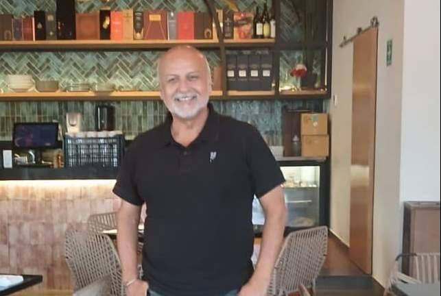 Javier Arcadia celebró sus 65 años acompañado por su familia, amigos y personas que han formado parte de su trayectoria en el folclor y la educación.