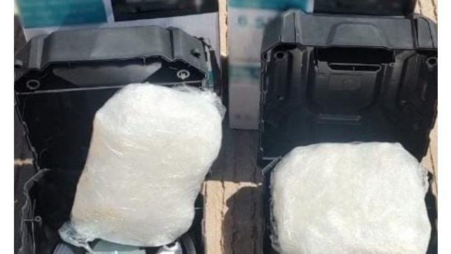 Aseguran en Culiacán bocinas rellenas con paquetes de cristal