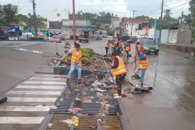 Retiran 18 toneladas de basura Mazatlán tras lluvias de las últimas horas