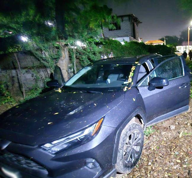 $!Ejército asegura arsenal y vehículos abandonados en Culiacancito