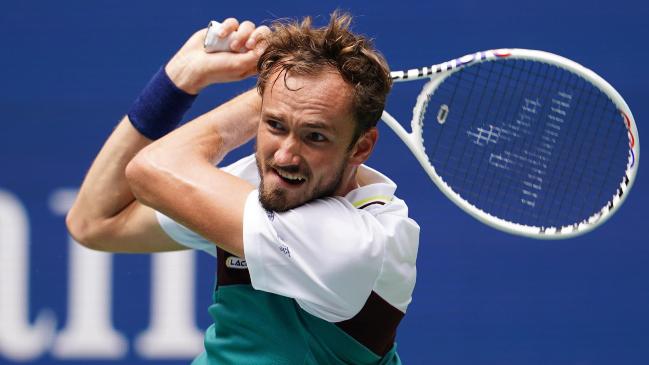 Medvedev liquida a Balasz en 77 minutos; Zverev arranca con buen pie