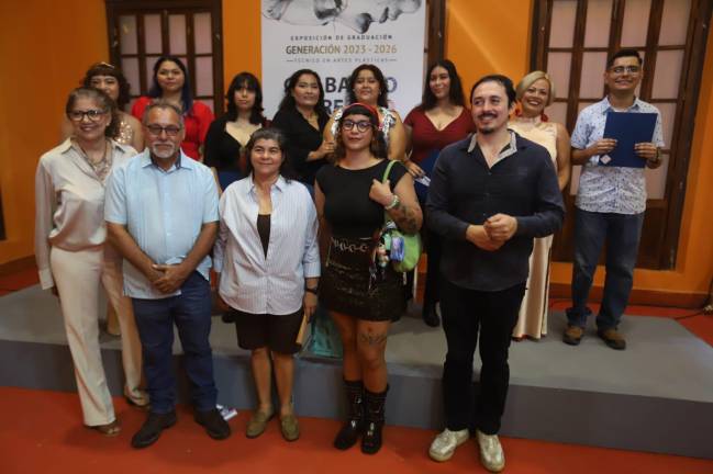Los nuevos artistas plásticos compartieron este logro con sus maestros del Centro Municipal de las Artes.