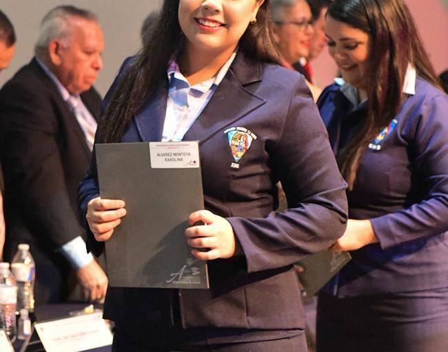 Concluyen su formación 326 estudiantes de la Escuela Normal de Sinaloa